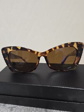 Tortoiseshell Cat Eye Sunglasses - Brown